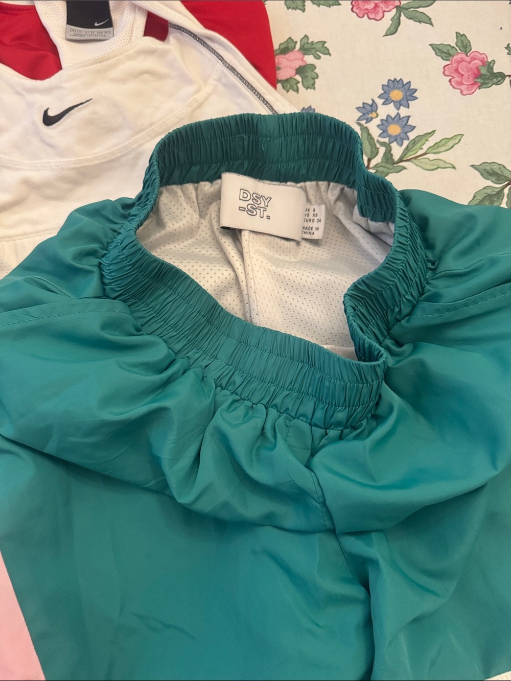 Huge Nike/workout bundle - Picture 9 of 14
